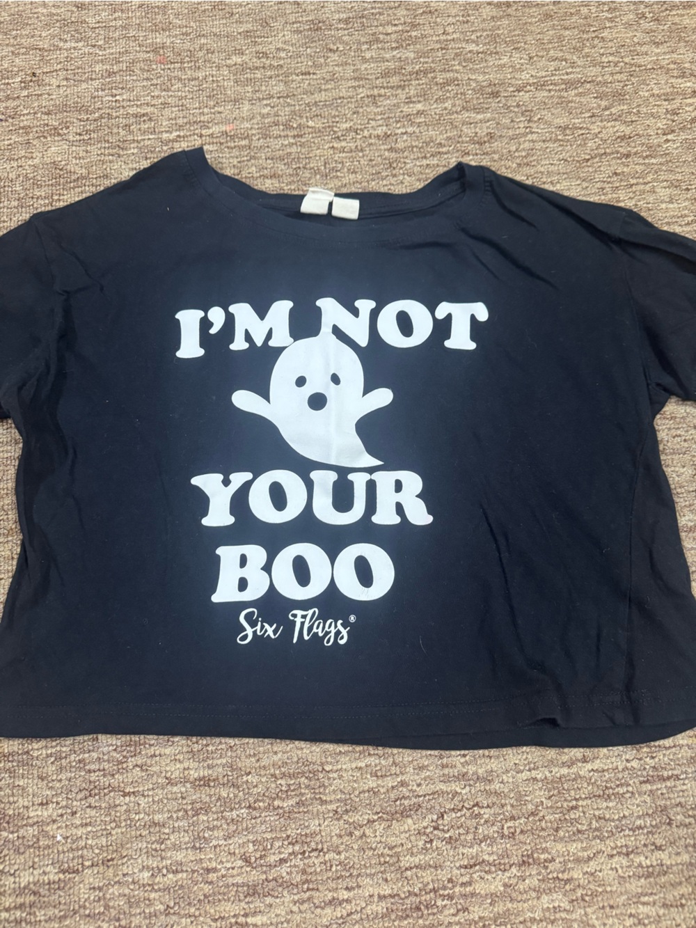Six Flags black T-shirt Medium